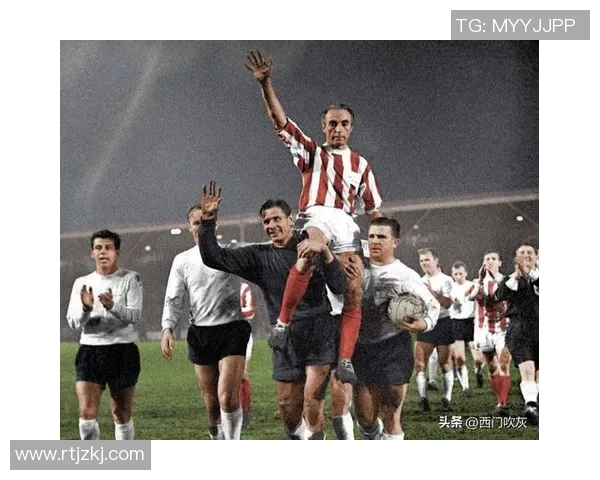 纵览当代足球世界球星成长背景与辉煌历程深度解读